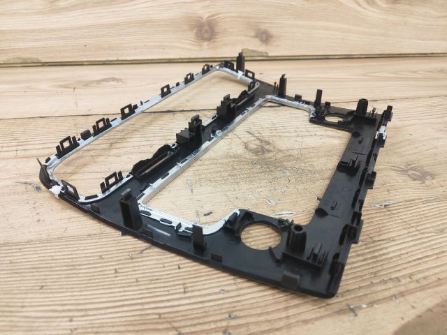 bontott VW GOLF VII Középkonzol Keret