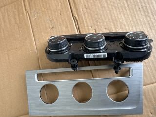 bontott VW GOLF VII Középkonzol Vezérlő Panel