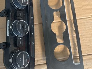 bontott VW GOLF VII Középkonzol Vezérlő Panel