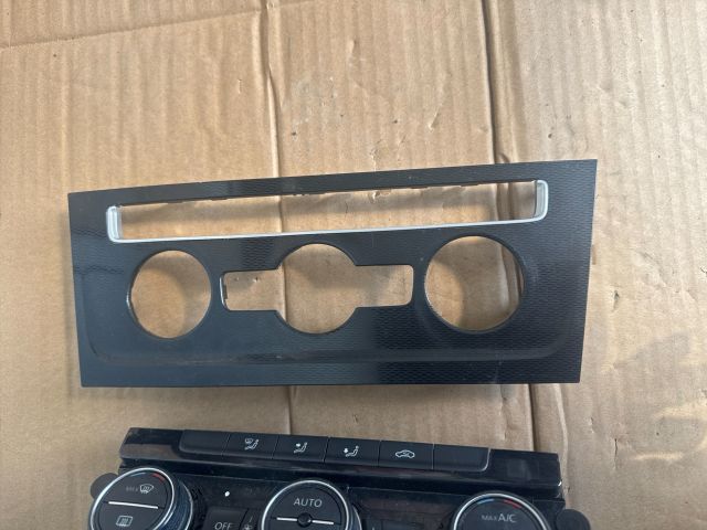 bontott VW GOLF VII Középkonzol Vezérlő Panel