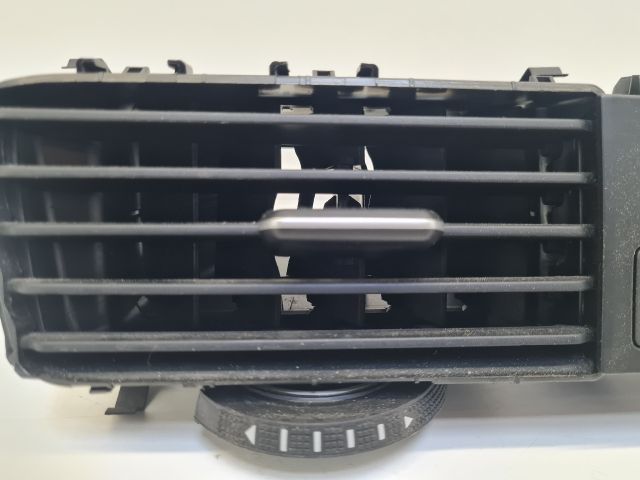 bontott VW GOLF VII Középső Szellőző