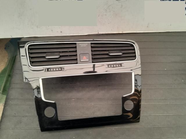 bontott VW GOLF VII Középső Szellőző