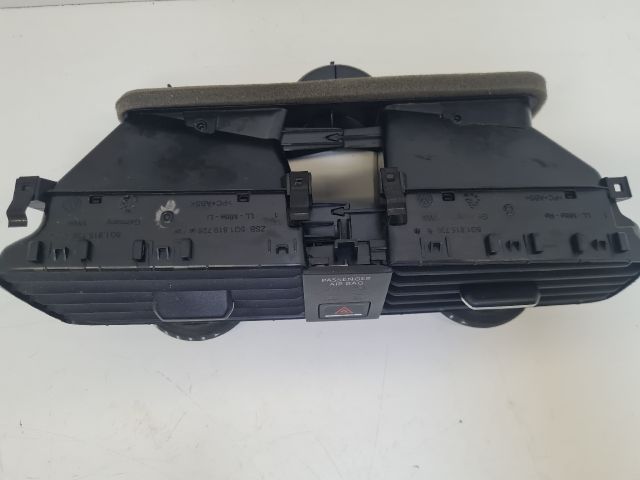 bontott VW GOLF VII Középső Szellőző