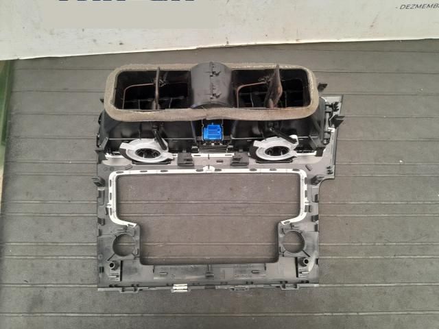 bontott VW GOLF VII Középső Szellőző