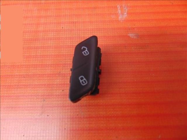 bontott VW GOLF VII Központizár Kapcsoló