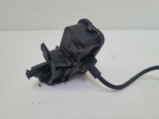 bontott VW GOLF VII Központizár Motor Tankajtó