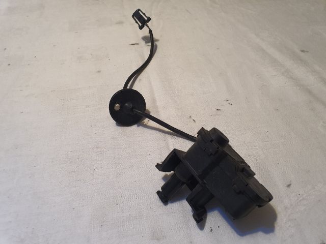 bontott VW GOLF VII Központizár Motor Tankajtó