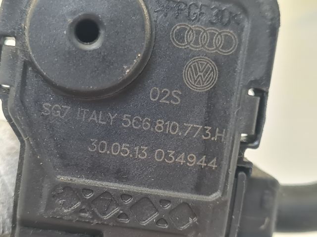 bontott VW GOLF VII Központizár Motor Tankajtó