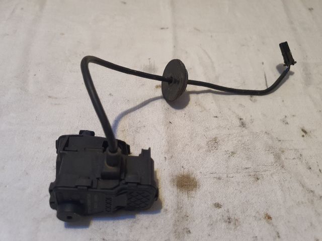 bontott VW GOLF VII Központizár Motor Tankajtó