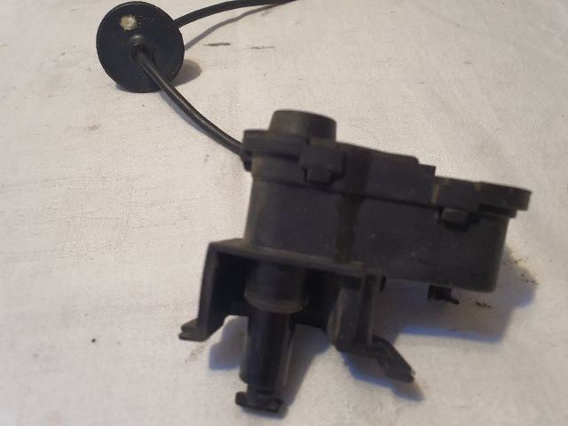 bontott VW GOLF VII Központizár Motor Tankajtó