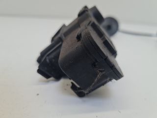 bontott VW GOLF VII Központizár Motor Tankajtó