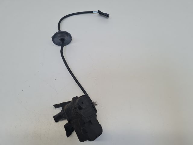 bontott VW GOLF VII Központizár Motor Tankajtó