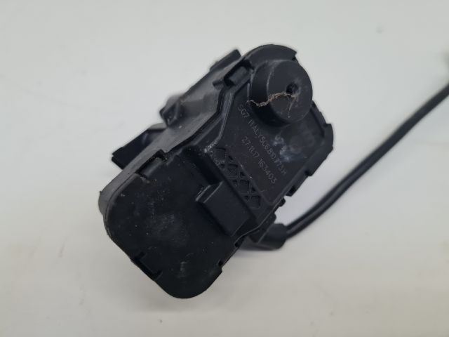 bontott VW GOLF VII Központizár Motor Tankajtó