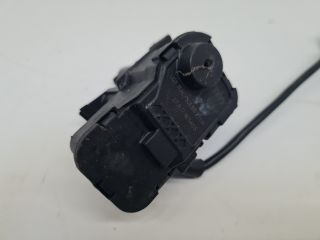 bontott VW GOLF VII Központizár Motor Tankajtó