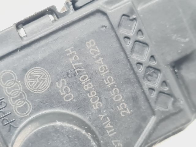 bontott VW GOLF VII Központizár Motor Tankajtó