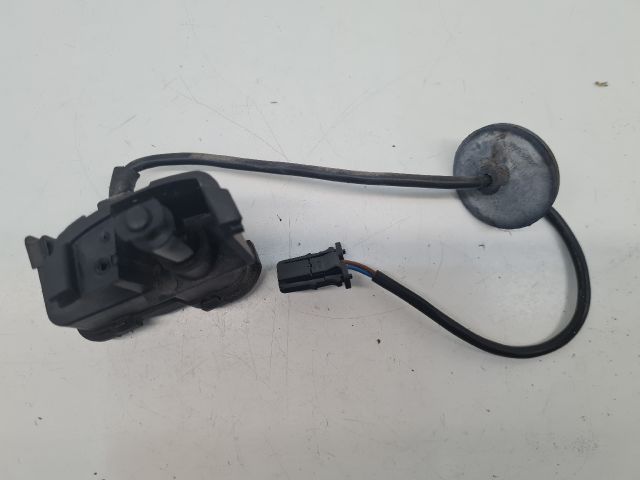 bontott VW GOLF VII Központizár Motor Tankajtó