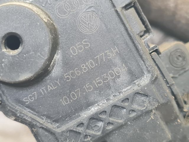 bontott VW GOLF VII Központizár Motor Tankajtó