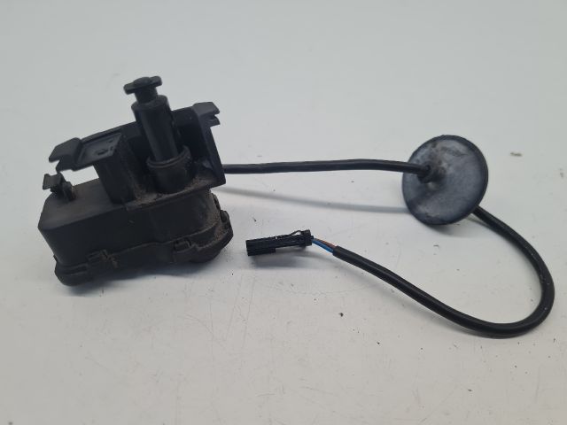 bontott VW GOLF VII Központizár Motor Tankajtó