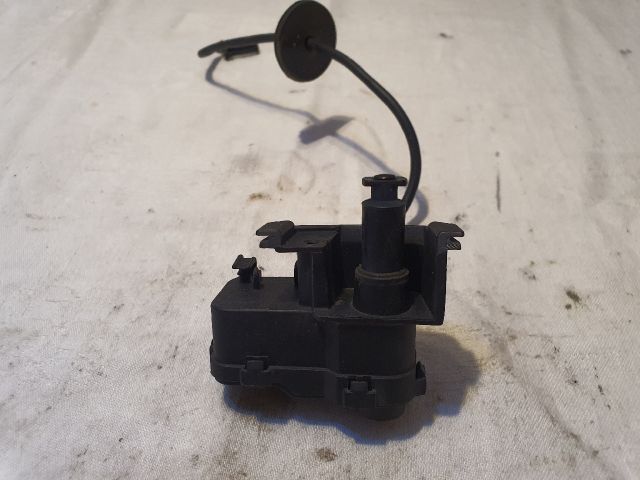 bontott VW GOLF VII Központizár Motor Tankajtó