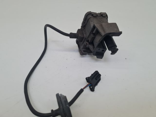 bontott VW GOLF VII Központizár Motor Tankajtó