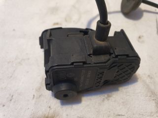 bontott VW GOLF VII Központizár Motor Tankajtó