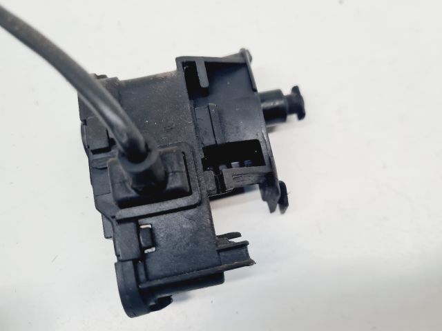 bontott VW GOLF VII Központizár Motor Tankajtó