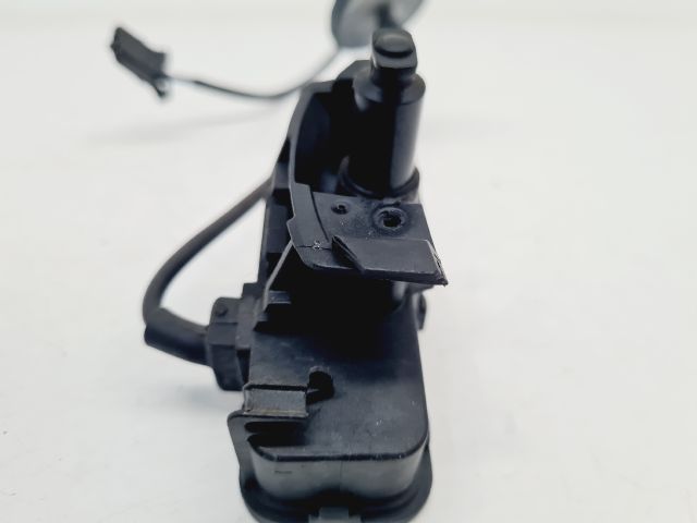 bontott VW GOLF VII Központizár Motor Tankajtó