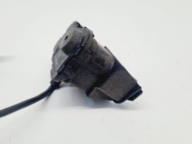 bontott VW GOLF VII Központizár Motor Tankajtó