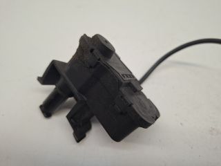 bontott VW GOLF VII Központizár Motor Tankajtó