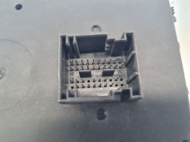 bontott VW GOLF VII Kulcs Nélküli Nyitás Jeladó