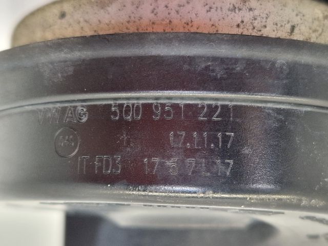 bontott VW GOLF VII Kürt