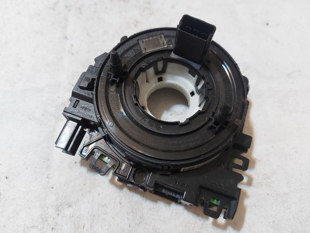 bontott VW GOLF VII Légzsák Átvezető Szalagkábel