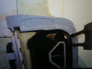 bontott VW GOLF VII Motor Tartó Bak (Fém)