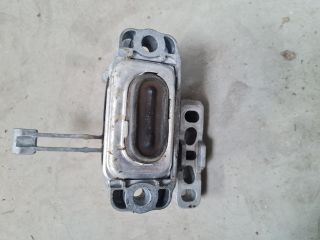 bontott VW GOLF VII Motor Tartó Bak Jobb