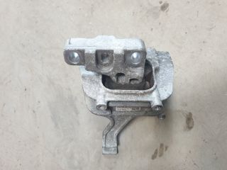 bontott VW GOLF VII Motor Tartó Bak Jobb