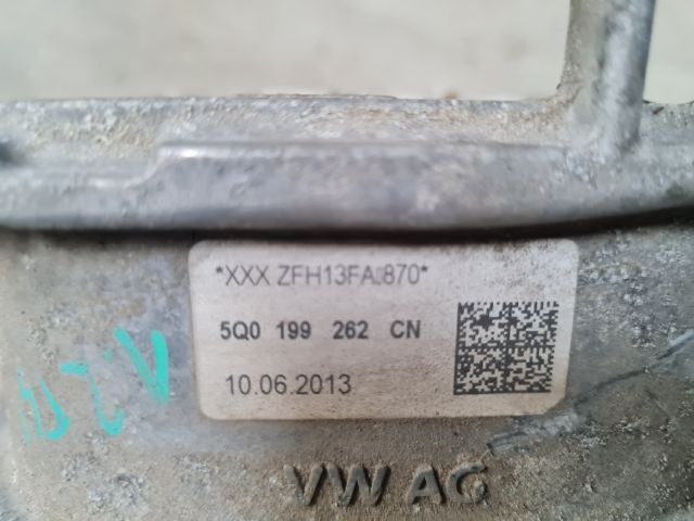 bontott VW GOLF VII Motor Tartó Bak Jobb