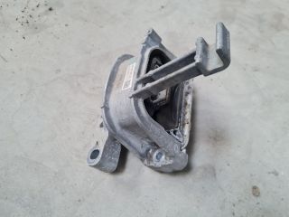 bontott VW GOLF VII Motor Tartó Bak Jobb