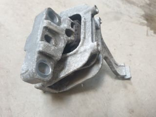bontott VW GOLF VII Motor Tartó Bak Jobb
