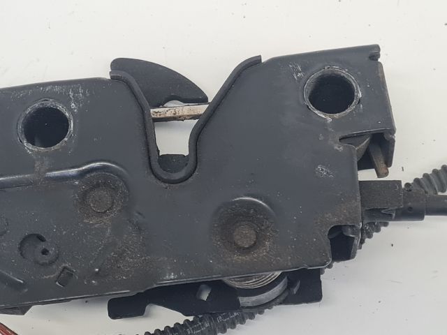 bontott VW GOLF VII Motorháztető Nyitó Bowden