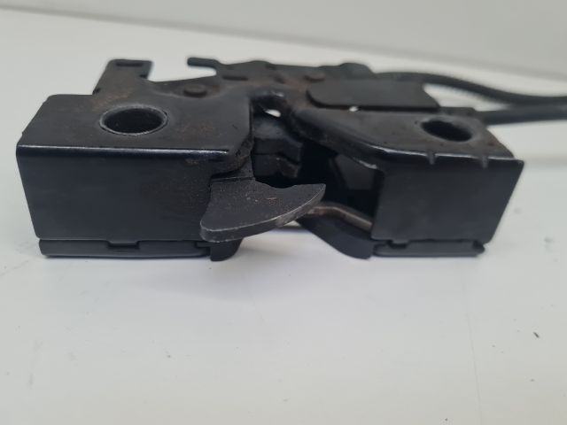 bontott VW GOLF VII Motorháztető Nyitó Bowden