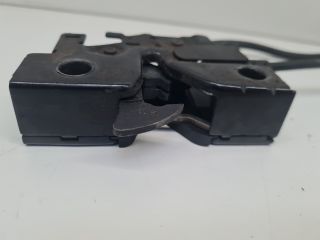 bontott VW GOLF VII Motorháztető Nyitó Bowden