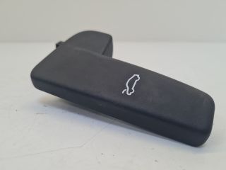 bontott VW GOLF VII Motorháztető Nyitó Kar / Gomb