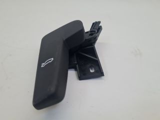 bontott VW GOLF VII Motorháztető Nyitó Kar / Gomb