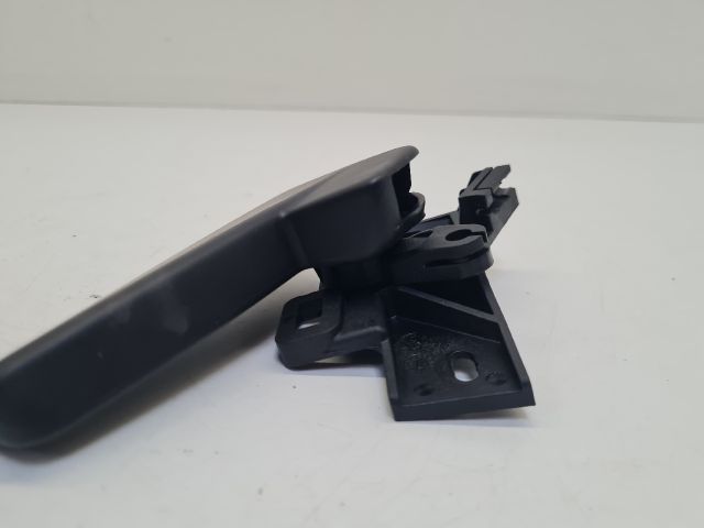 bontott VW GOLF VII Motorháztető Nyitó Kar / Gomb