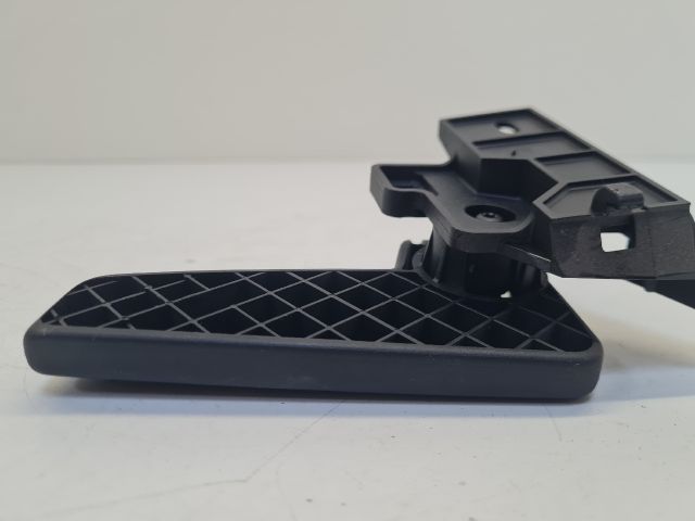 bontott VW GOLF VII Motorháztető Nyitó Kar / Gomb