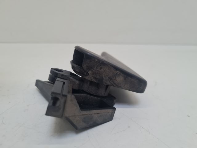 bontott VW GOLF VII Motorháztető Nyitó Kar / Gomb