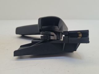 bontott VW GOLF VII Motorháztető Nyitó Kar / Gomb