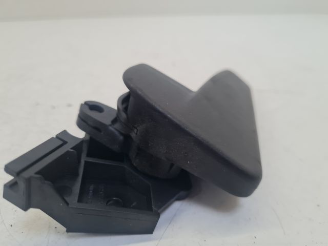 bontott VW GOLF VII Motorháztető Nyitó Kar / Gomb