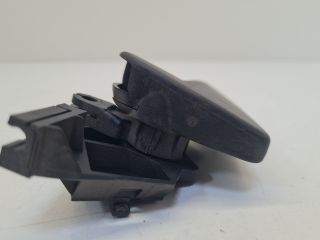 bontott VW GOLF VII Motorháztető Nyitó Kar / Gomb