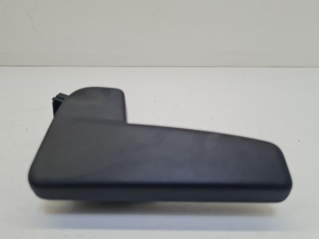 bontott VW GOLF VII Motorháztető Nyitó Kar / Gomb